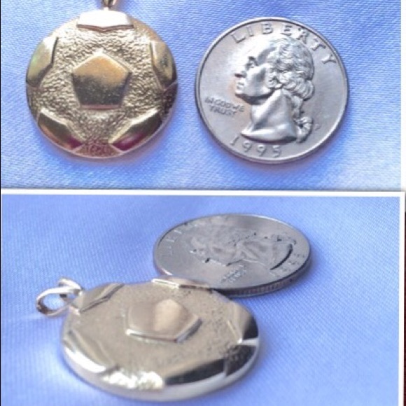 ⚽️Vintage solid 14k gold ONE OF A KIND! - Picture 4 of 16